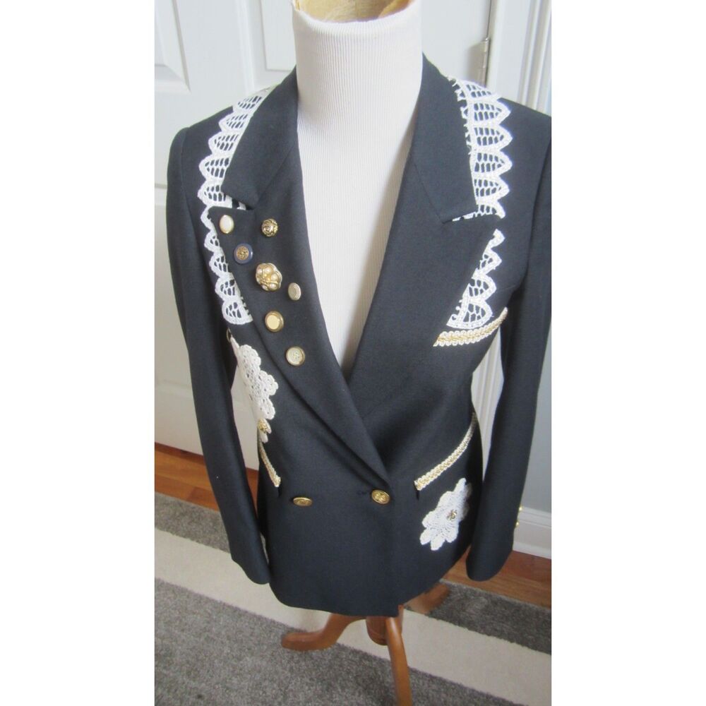 VINTAGE WOMENS  WOOL NAVY BLAZER ADJOURNED WITH LACE & BUTTONS  BY ESSKAY  SMALL